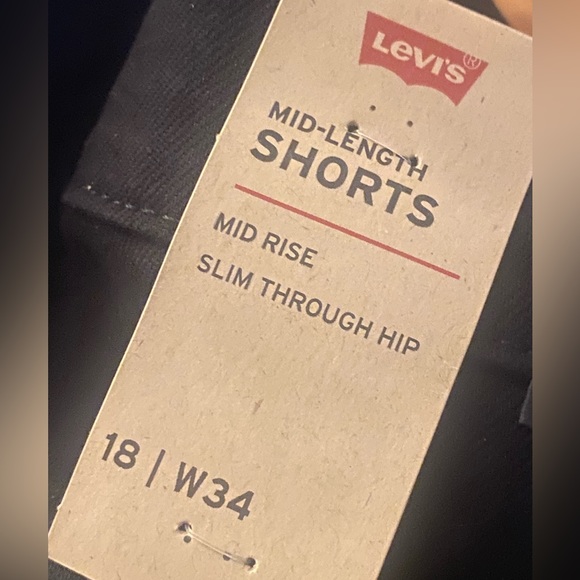 Levis mid length shorts womens size 18–NWT - Picture 3 of 3